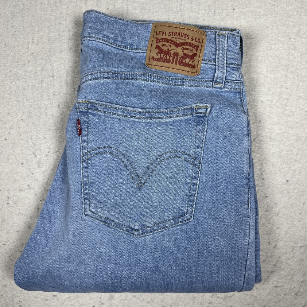 Levis Boyfriend Jeans Womens‎ 30 Blue Light Wash Mid Rise Relaxed Denim Fit